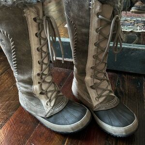 Sorel Women's Lace-Up Winter Boots - Gray and Tan